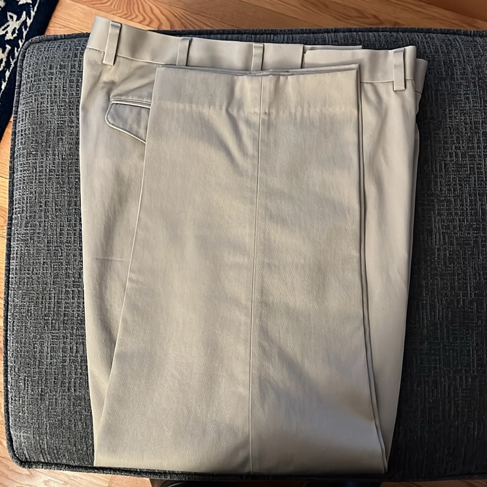 Men's LL Bean Comfort Waist Pants, 100% Cotton, Color Tan, 38x28 3/4. - Picture 2 of 10